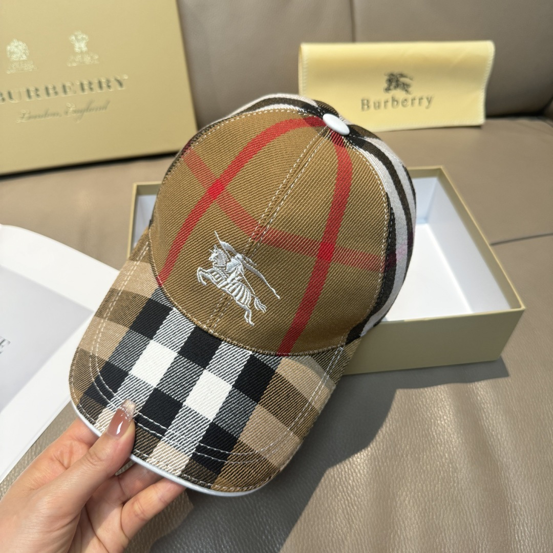 配盒子布袋，Burberry（巴宝莉）新款原单棒球帽，1:1开模订制，标志性战马刺绣，精致无暇！原版斜纹