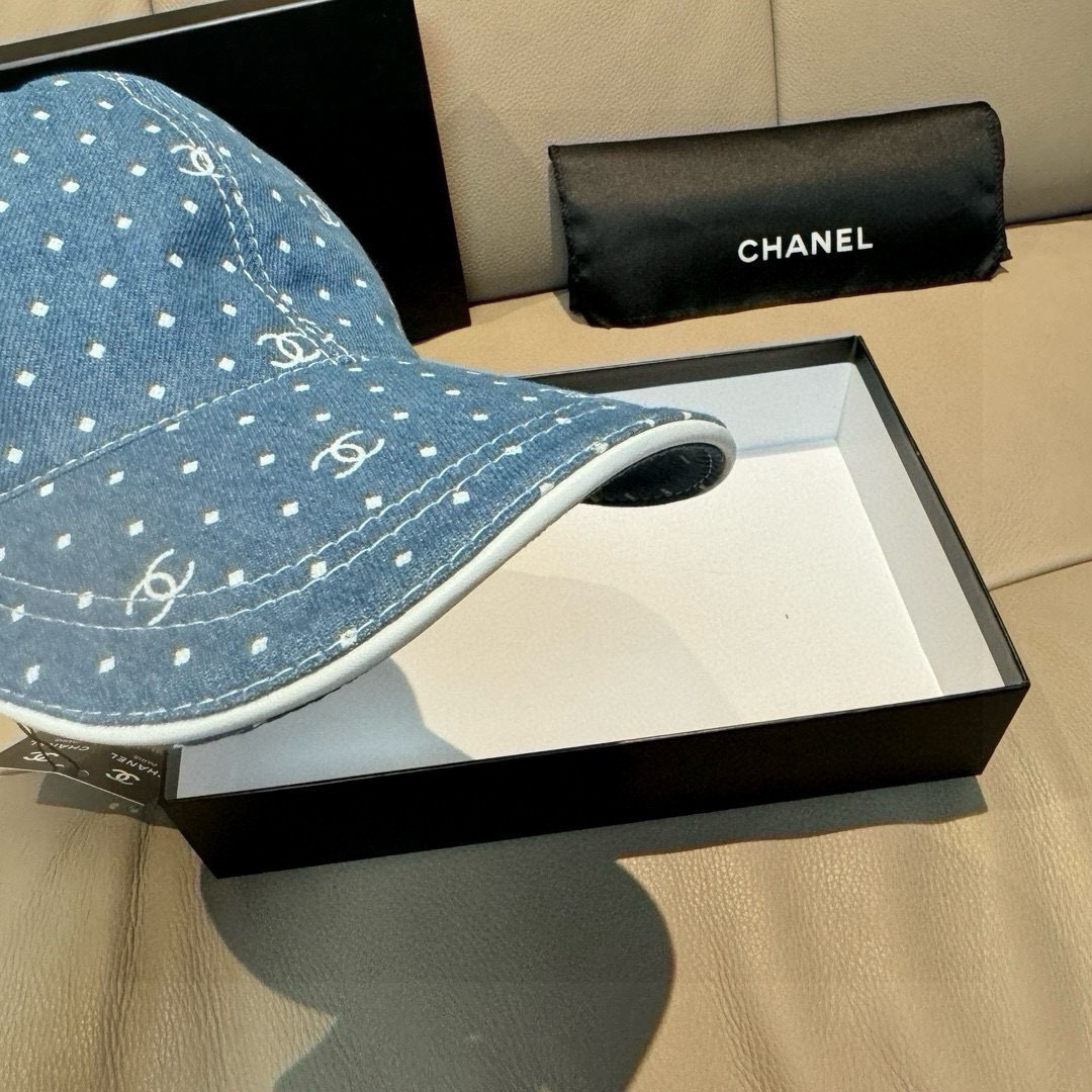 配盒子布袋，Chanel(香奈儿)新款原单棒球帽， 牛仔小双C，专柜1:1开模订制，原版牛仔布料+头层牛
