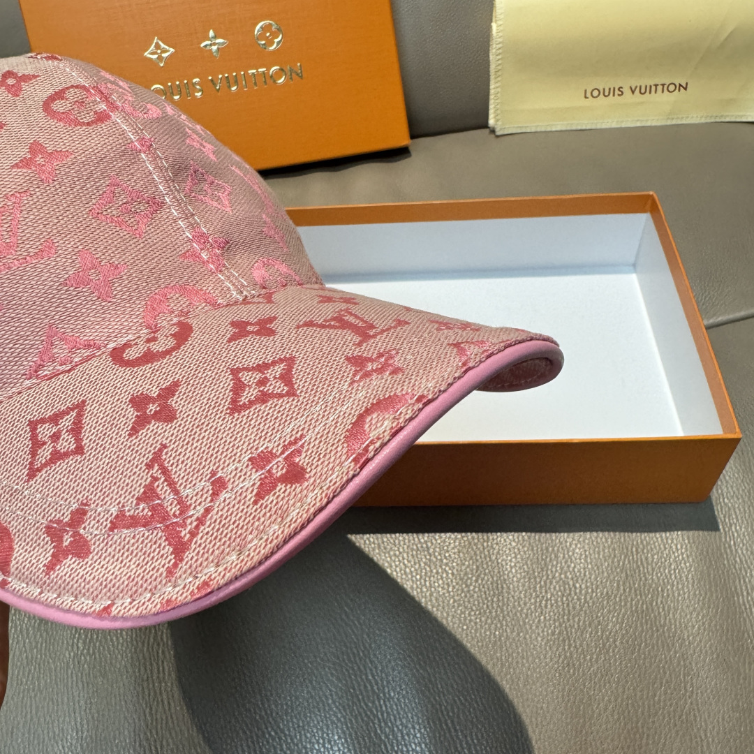 配盒子布袋，LV路易威登新款原单棒球帽，LV牛仔提花，专柜1:1开模订制，原版帆布面料+头层牛皮，轻盈透