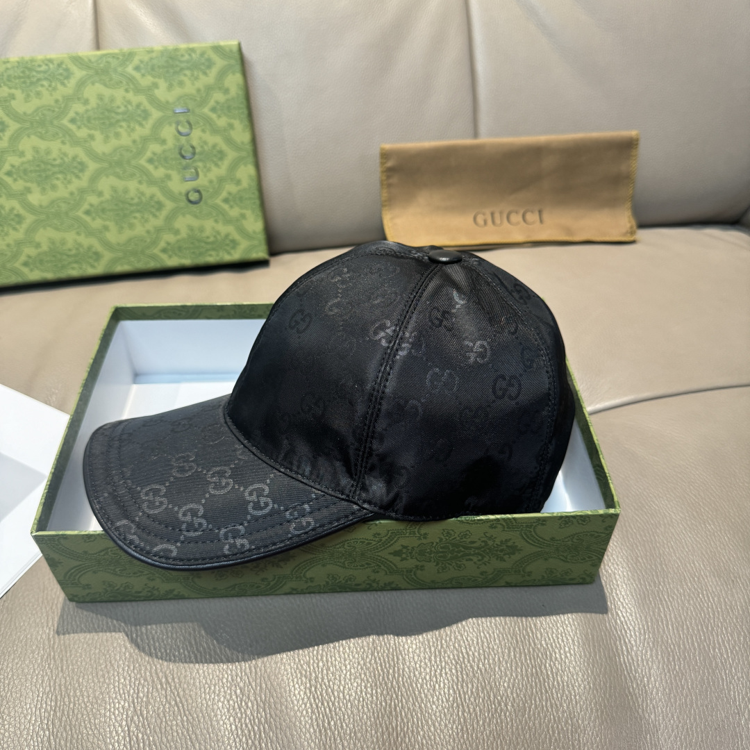 NO:764984,Batch the classic model for thousands of years!  Comes with a box and bag, a Gucci (Gucci) classic original baseball cap made to order at a 1:1 mold opening counter, the highest version, original satin fabric + first-layer cowhide, light and breathable!  Real shot, suitable for men and women in all seasons, basic head circumference 56, adjustable patches. Hats, straw hats, fisherman hats, baseball caps, hats, gucci, espadrilles, cowhide, silk fabric, hats19860909批 万年经典款！ 配盒子布袋,Gucci(古奇)经典原单棒球帽专柜1:1开模订制,最高版本,原版绸缎面料+头层牛皮,轻盈透气！实物拍摄,四季百搭男女适用,基础头围56,贴片可调节.帽子草帽渔夫帽棒球帽,帽子,gucci,espadrilles,cowhide,silk fabric,hats,hat