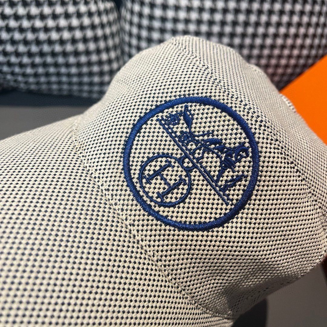 配盒子布袋，HERMÈS (爱马仕)原单棒球帽，经典H，正品开模订制，原版透气帆布面料+头层牛皮，原厂精