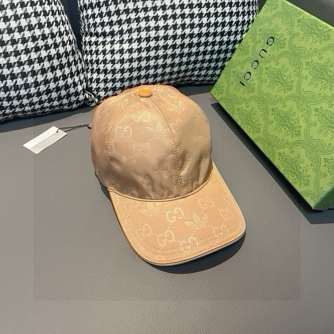 古奇新款Adidas&Gucci联名款出货啦！配盒子布袋。专柜热卖中。1:1开模订制，重工打造，完美复刻