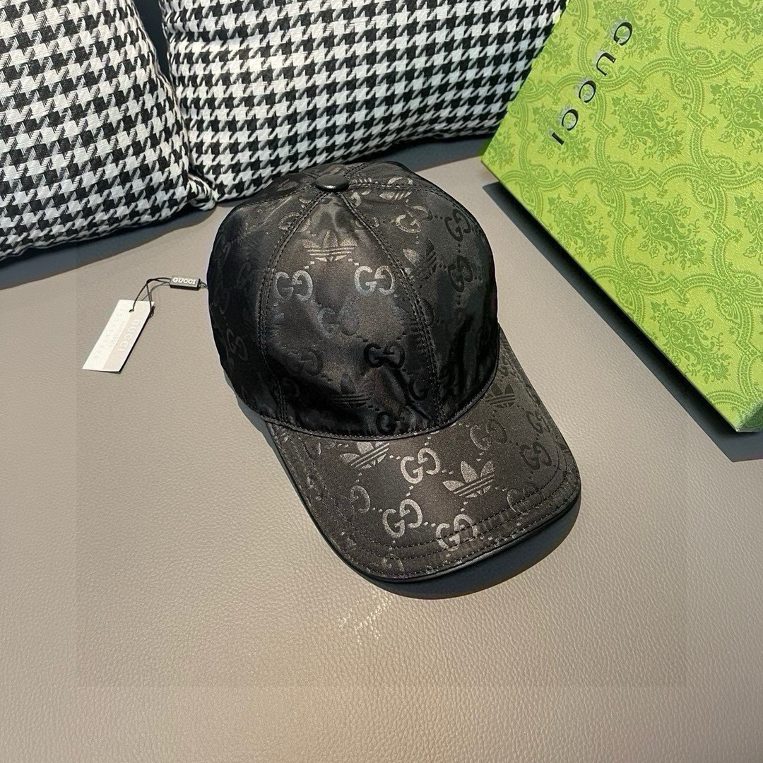 古奇新款Adidas&Gucci联名款出货啦！配盒子布袋。专柜热卖中。1:1开模订制，重工打造，完美复刻