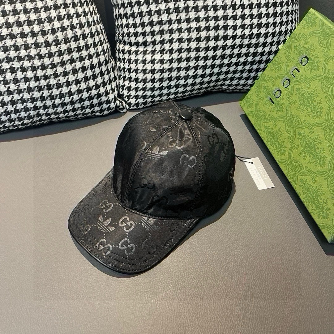 古奇新款Adidas&Gucci联名款出货啦！配盒子布袋。专柜热卖中。1:1开模订制，重工打造，完美复刻