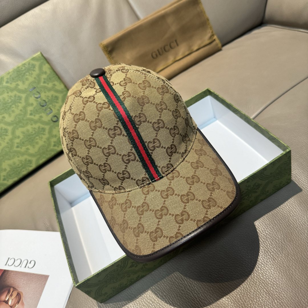 NO:765025,Batch comes with packaging bag, Gucci (Gucci) classic original baseball cap, small vertical webbing, 1:1 mold customization, original canvas fabric + first layer of cowhide, genuine leather edging, handsome and fashionable, popular for purchasing, versatile style for men and women, great quality!  Basic head circumference 56, adjustable patches. Hats, straw hats, fisherman hats, baseball caps, hats, gucci, espadrilles, cowhide, hats19860909批 配包装布袋,Gucci(古奇)经典原单棒球帽, 竖条小织带,1:1开模订制,原版帆布料+头层牛皮,真皮包边帅气时尚,代购热门,男女可用百搭款,质量超赞！基础头围56,贴片可调节.帽子草帽渔夫帽棒球帽,帽子,gucci,espadrilles,cowhide,hats,hat