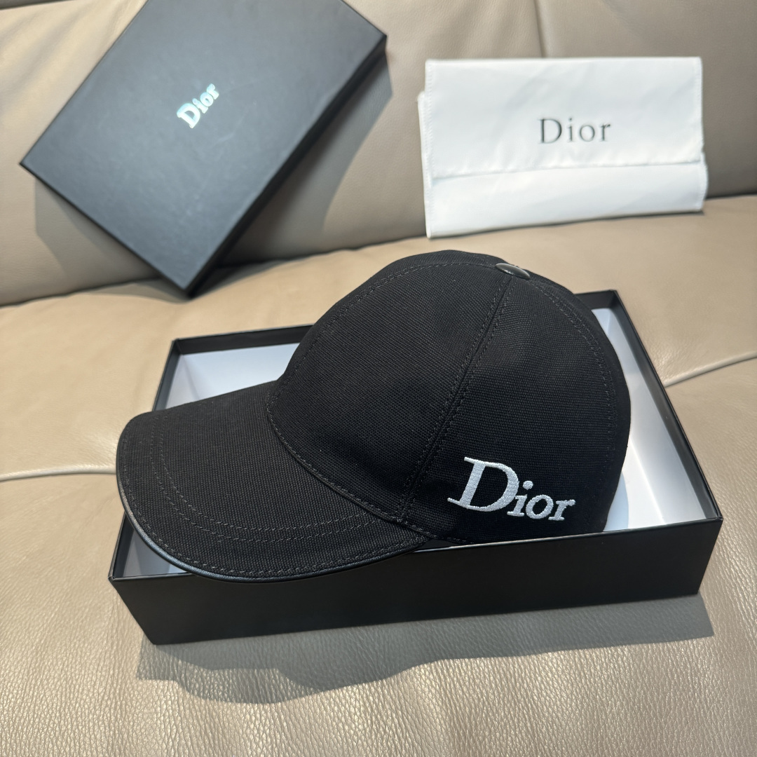 配盒子布袋，Dior(迪奥)原单棒球帽，网红同款字母刺绣,专柜1:1开模订制，原版帆布料+头层牛皮，轻盈