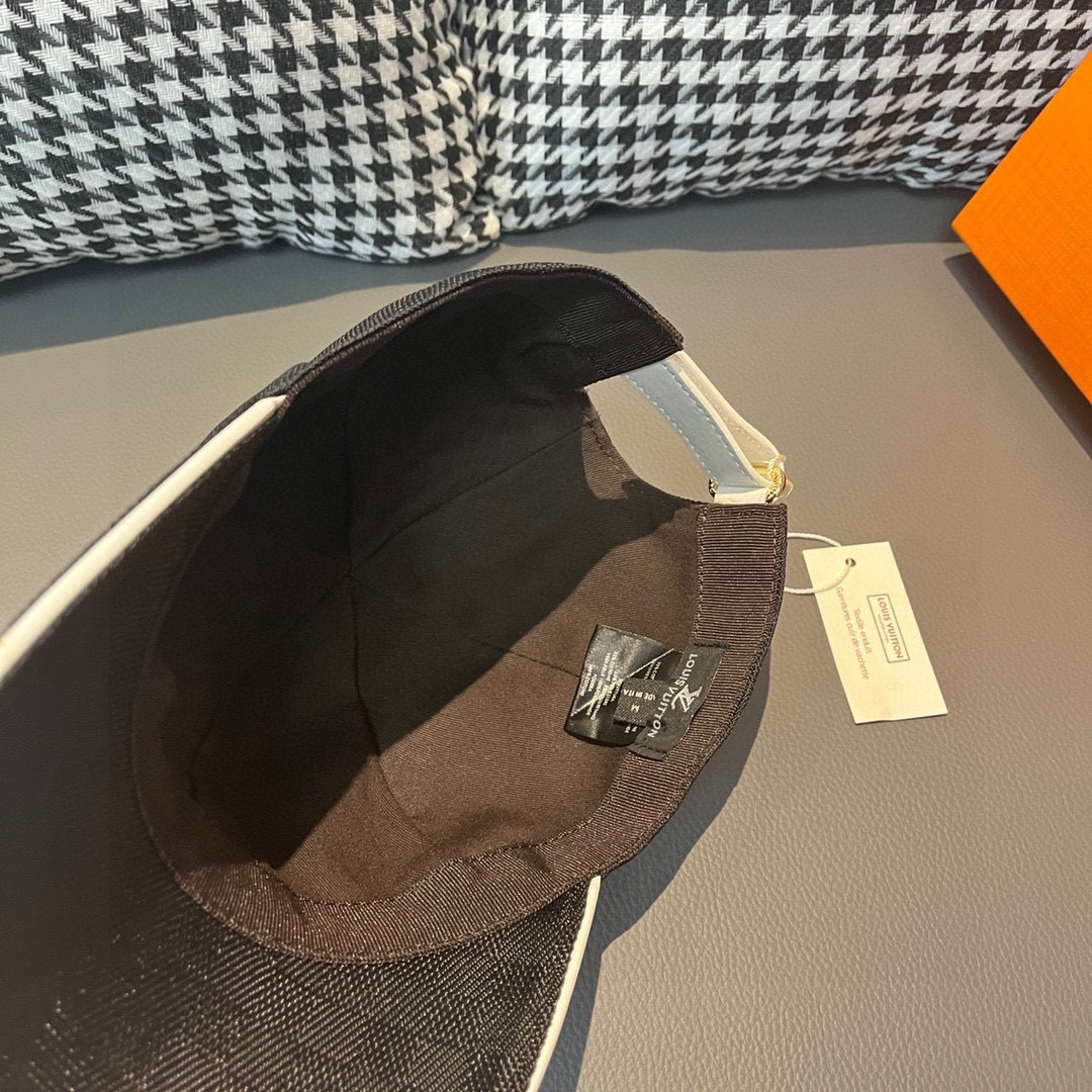 配包装布袋，LV路易威登新款原单棒球帽，经典棋盘格，1:1开模订制，原版专柜布料+头层牛皮，小方格时尚帅