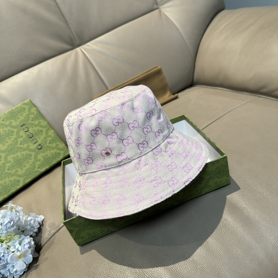 NO:742809,Batch with packaging bag, Guc*i Gucci new original single bucket hat, metal small double G, 1:1 mold opening and customization at the counter, original canvas fabric + pure cotton lining, light and breathable!  Excellent quality, basic head circumference 57, fashionable and versatile. Hats, straw hats, fisherman hats, baseball caps, hats, gucci, espadrilles, hats19860909批 配包装布袋,Guc*i古奇新款原单渔夫帽,金属小双G,专柜1:1开模订制,原版帆布料+纯棉里衬,轻盈透气！质量超赞,基础头围57,时尚百搭.帽子草帽渔夫帽棒球帽,帽子,gucci,espadrilles,hats,hat