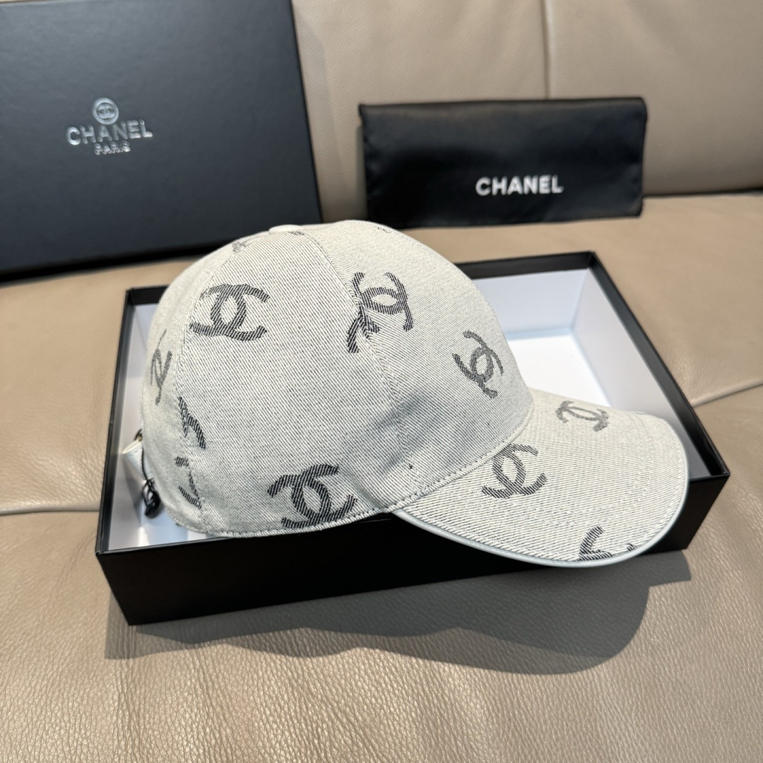 配包装布袋，Chanel(香奈儿)经典原单棒球帽， 经典双C,专柜1:1开模订制，原版帆布料+头层牛皮，