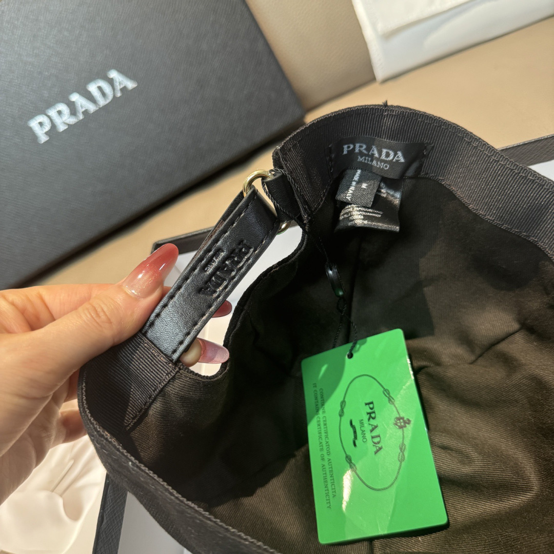 配盒子布袋，Prada(普拉达)新款原单棒球帽， 印字logo，专柜1:1开模订制，原版帆布布料+头层牛