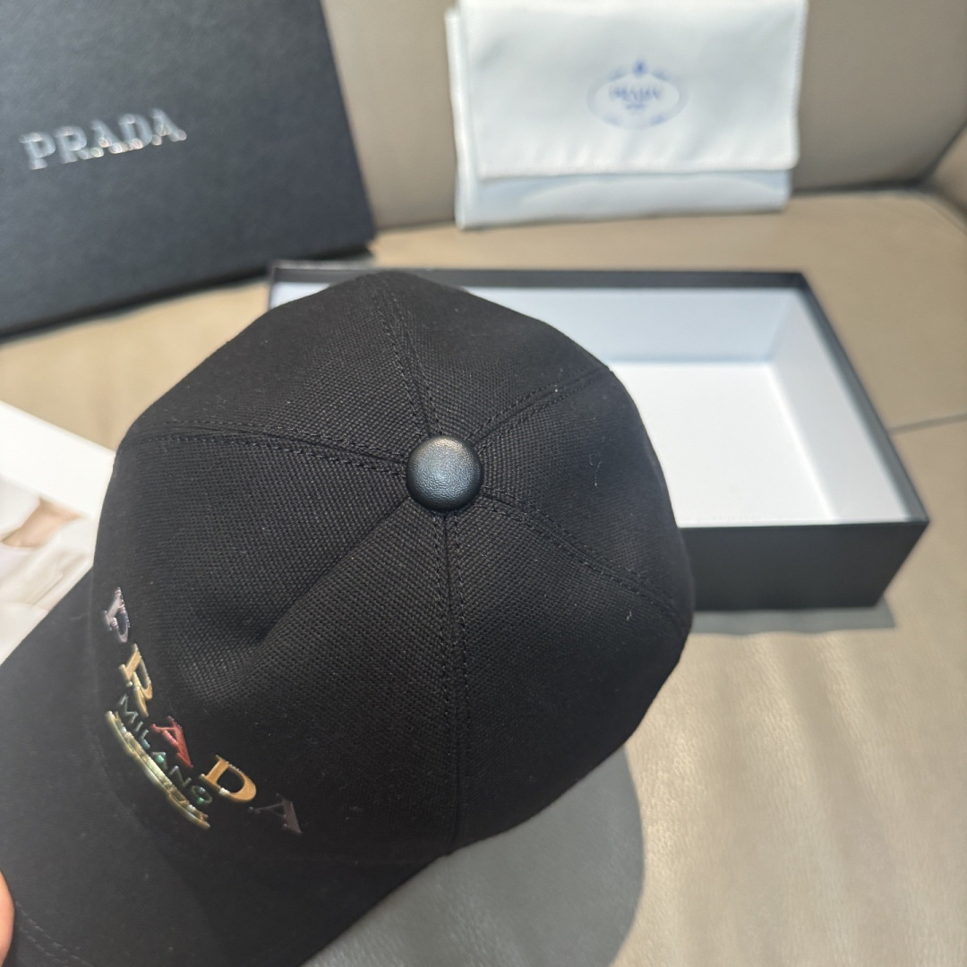 配盒子布袋，Prada(普拉达)新款原单棒球帽， 印字logo，专柜1:1开模订制，原版帆布布料+头层牛
