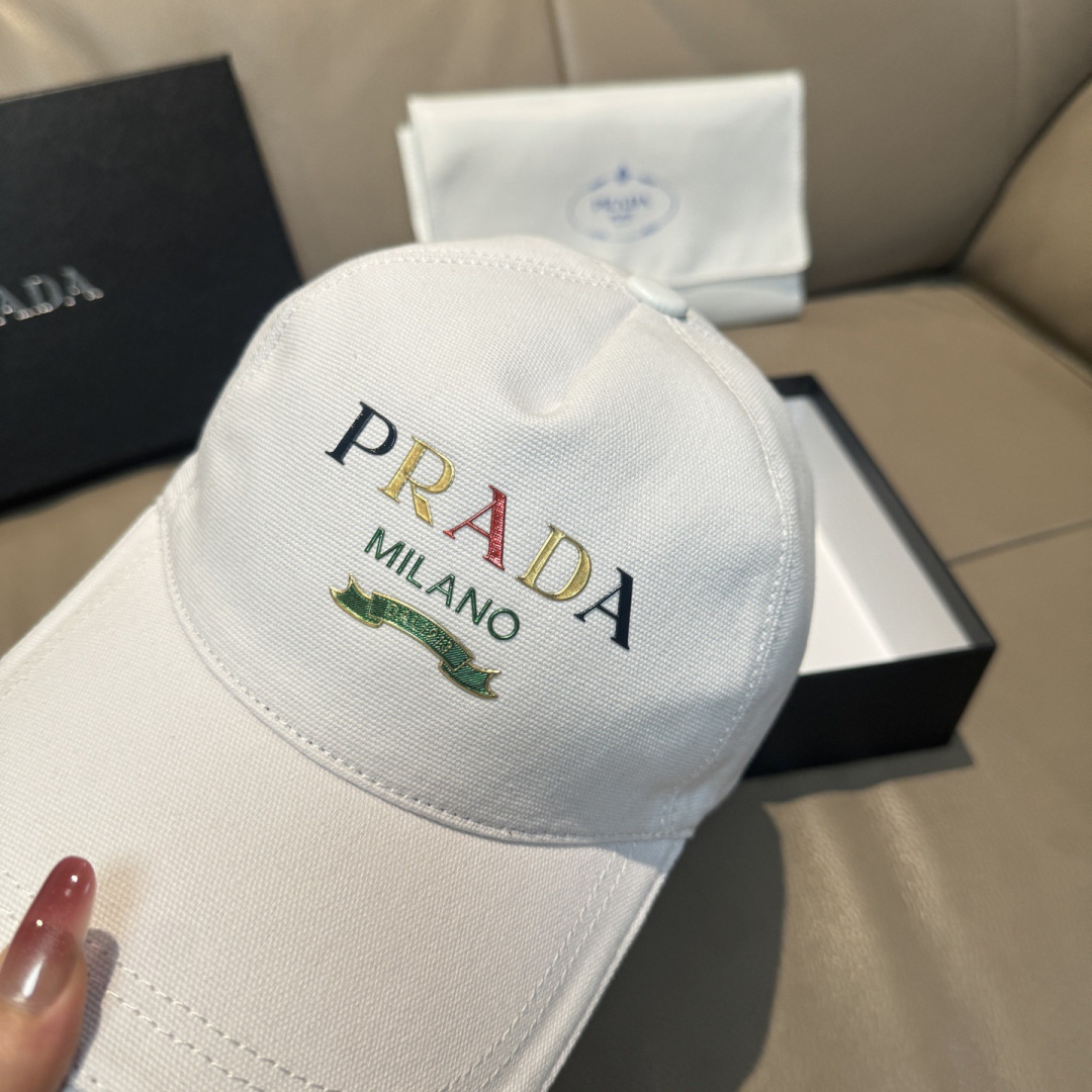 配盒子布袋，Prada(普拉达)新款原单棒球帽， 印字logo，专柜1:1开模订制，原版帆布布料+头层牛