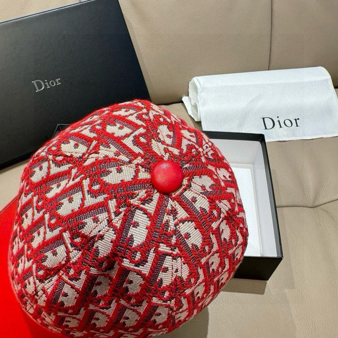 配盒子布袋，Dior(迪奥)新款原单棒球帽， Dior老花拼皮，复古韵味十足，专柜热门新款，1:1开模订