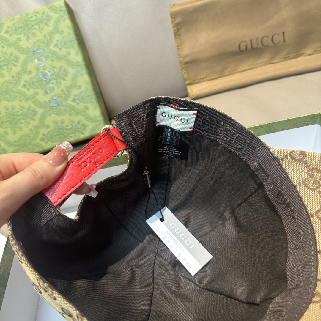 配盒子布袋，Gucci(古奇)新款原单棒球帽， 北面刺绣！专柜1:1，进口帆布+头层牛皮，代购热门，男女
