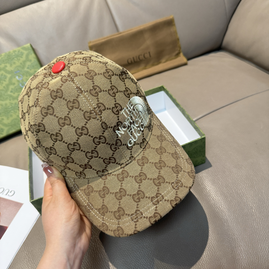 配盒子布袋，Gucci(古奇)新款原单棒球帽， 北面刺绣！专柜1:1，进口帆布+头层牛皮，代购热门，男女