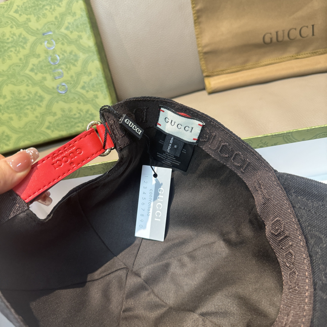 配盒子布袋，Gucci(古奇)新款原单棒球帽， 北面刺绣！专柜1:1，进口帆布+头层牛皮，代购热门，男女