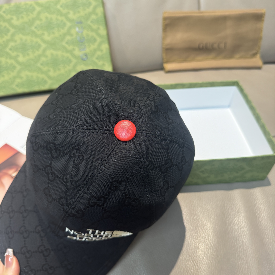 配盒子布袋，Gucci(古奇)新款原单棒球帽， 北面刺绣！专柜1:1，进口帆布+头层牛皮，代购热门，男女