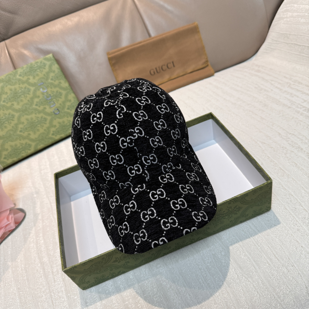 NO:742874,Batch official website new model shipped with packaging bag, Gucci Gucci 2025 new autumn and winter original baseball cap, nylon double G jacquard, 1:1 mold opening and customization at the counter, perfect pattern, original nylon fabric + first layer of cowhide, great texture!  Basic head circumference 56, the patch is adjustable. Hats, straw hats, fisherman hats, baseball caps, hats, gucci, espadrilles, cowhide, hats19860909批 官网新款出货 配包装布袋,Gucci古奇2025秋冬新款原单棒球帽, 尼绒双G提花,专柜1:1开模订制,完美对花,原版尼绒面料+头层牛皮,手感质感超好！基础头围56,贴片可调节.帽子草帽渔夫帽棒球帽,帽子,gucci,espadrilles,cowhide,hats,hat