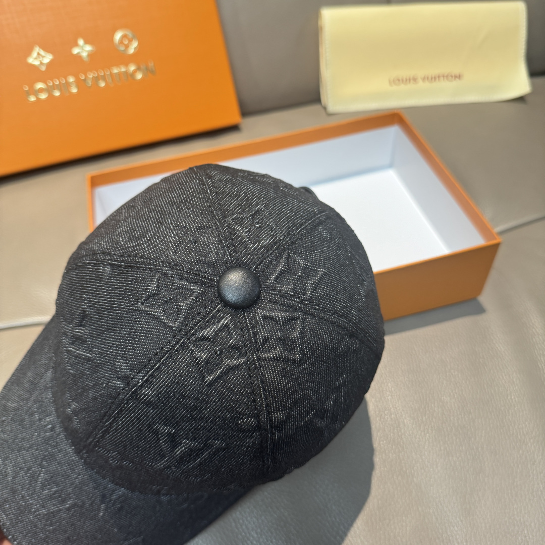配盒子布袋，LV(路易威登)新款原单棒球帽，大logo压花，1:1开模订制，原版牛仔布料，做工细致完美，