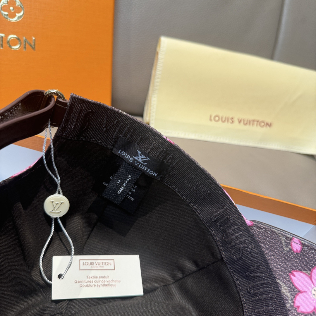 LV x TM MONOGRAM CHERRY BLOSSOM 印花棒球帽出货啦