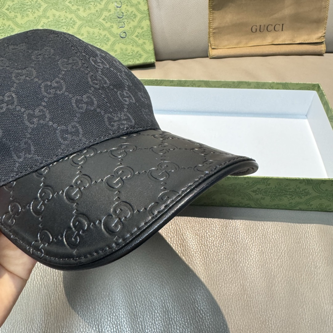 配盒子布袋，Gucci(古奇)经典原单棒球帽，小双G牛皮拼接，1:1开模订制，质量超赞！帽檐头层牛皮压花