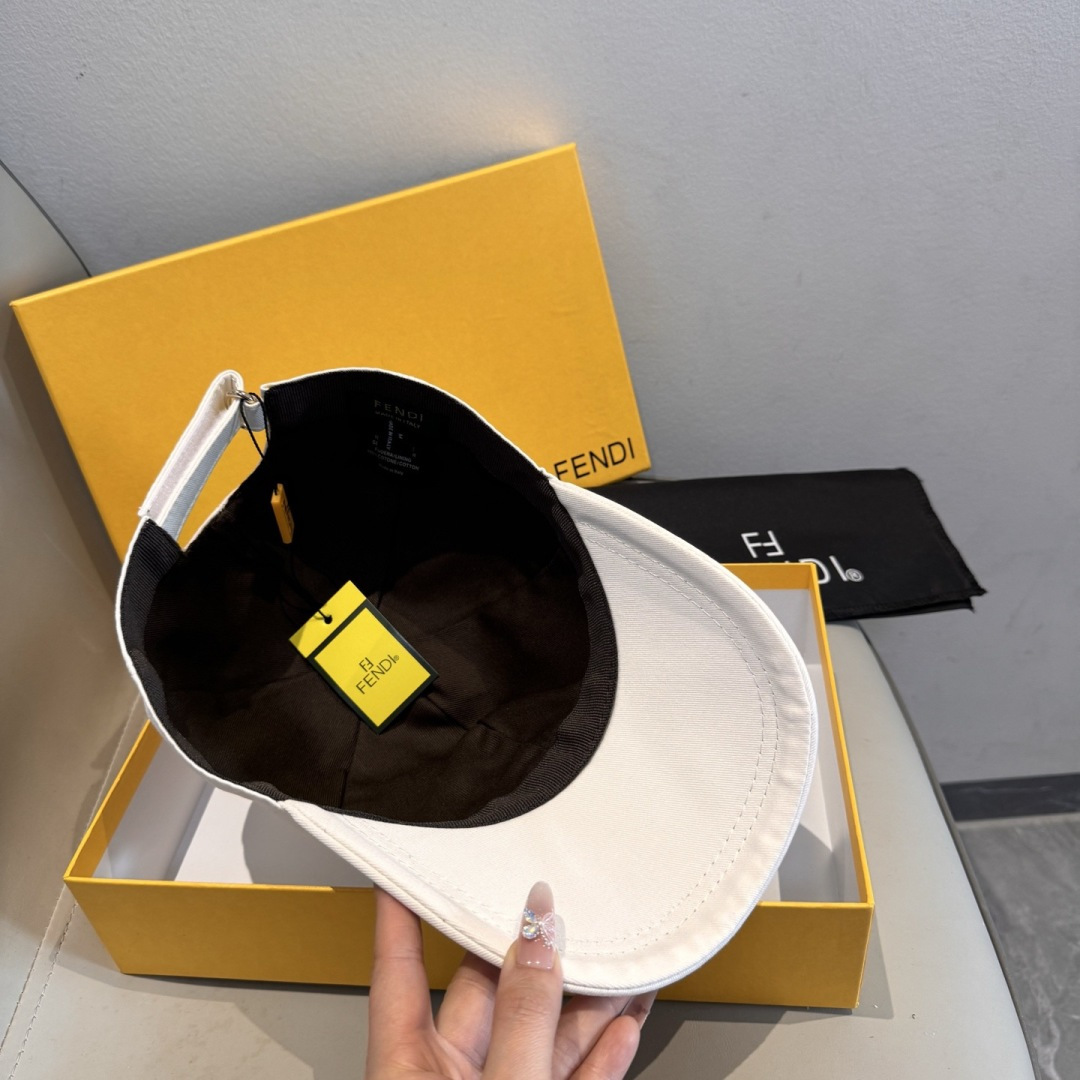 配盒子布袋，Fendi（芬迪）新款原单棒球帽， 双F狗狗刺绣，专柜热卖款中，1:1开模订制，原厂棉布料+