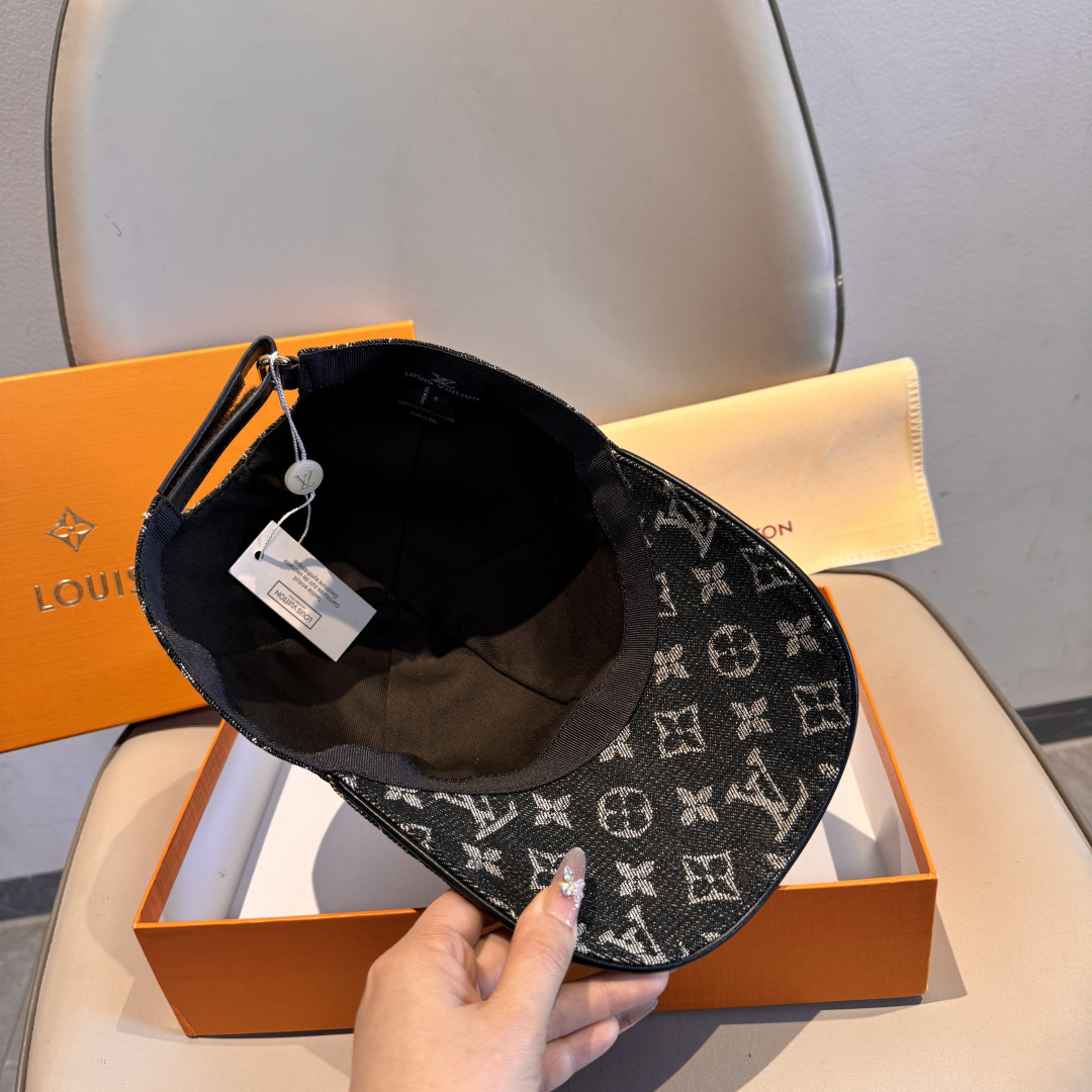 配盒子布袋，LV路易威登新款原单棒球帽，LV牛仔提花，专柜1:1开模订制，原版帆布面料+头层牛皮，轻盈透