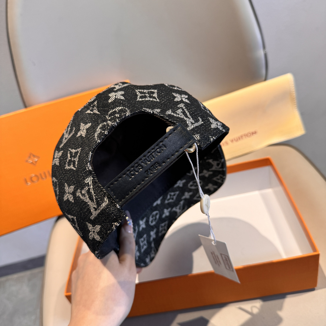 配盒子布袋，LV路易威登新款原单棒球帽，LV牛仔提花，专柜1:1开模订制，原版帆布面料+头层牛皮，轻盈透