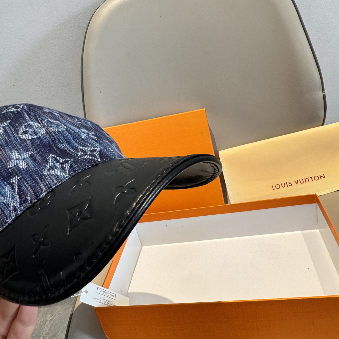 配盒子布袋，LV(路易威登)新款原单棒球帽，牛皮拼接，1:1开模订制，原版牛仔布料，做工细致完美，质量超