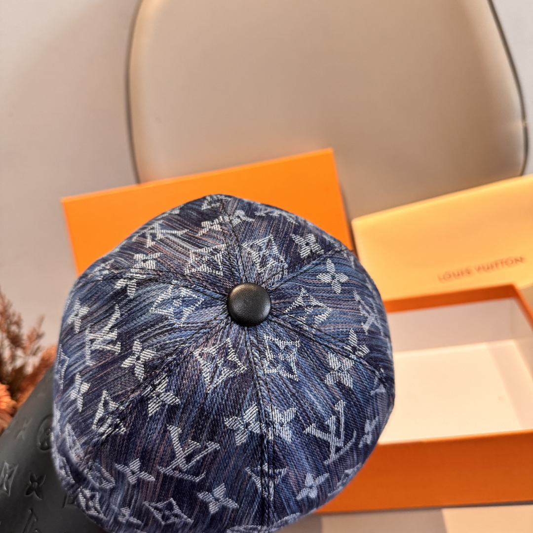 配盒子布袋，LV(路易威登)新款原单棒球帽，牛皮拼接，1:1开模订制，原版牛仔布料，做工细致完美，质量超