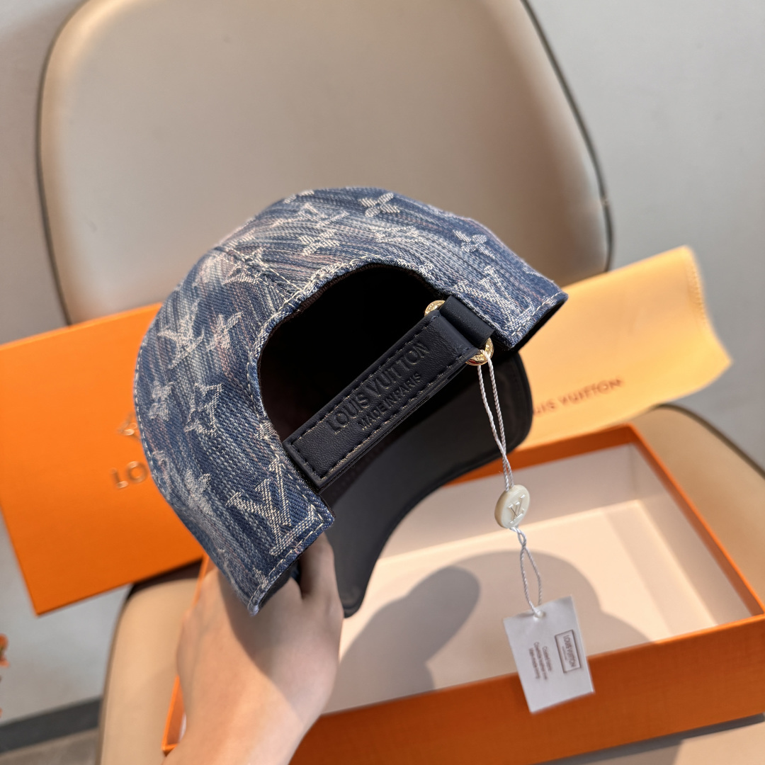 配盒子布袋，LV(路易威登)新款原单棒球帽，牛皮拼接，1:1开模订制，原版牛仔布料，做工细致完美，质量超