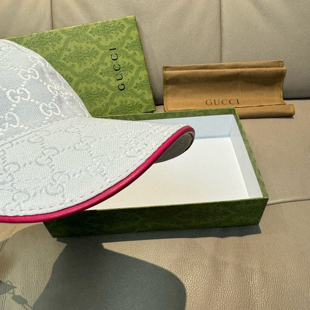 配盒子布袋，Gucci(古奇)春夏新款原单棒球帽， logo织带，1:1开模订制，原版帆布料+头层牛皮，