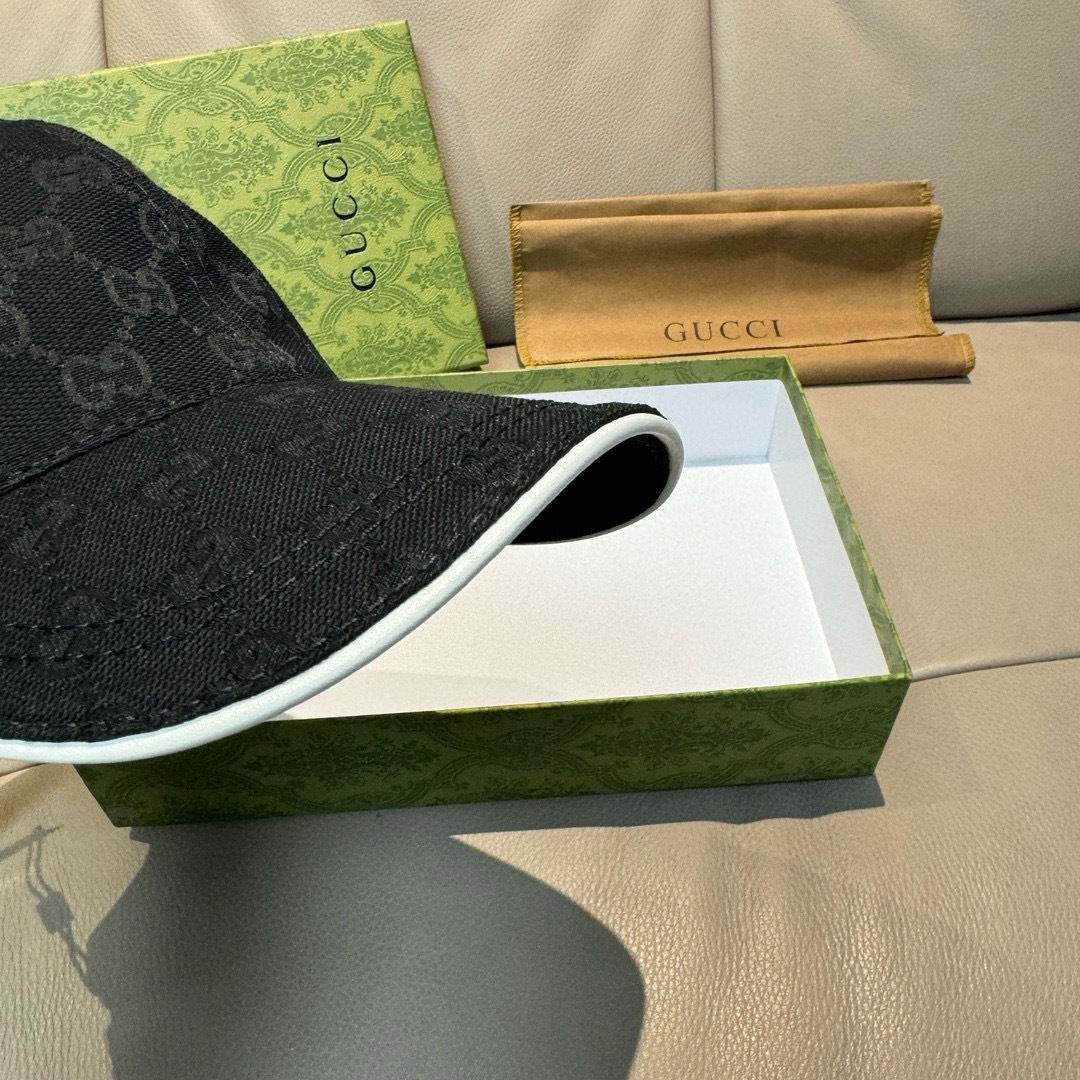 配盒子布袋，Gucci(古奇)春夏新款原单棒球帽， logo织带，1:1开模订制，原版帆布料+头层牛皮，