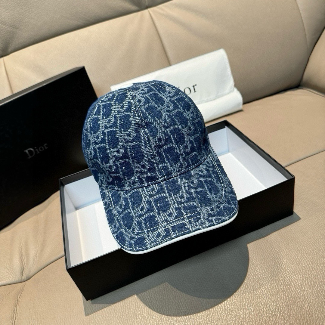 Dior 配盒子布袋 Dior(迪奥)新款 棒球帽 Dior老花 韵味十足 断货热门