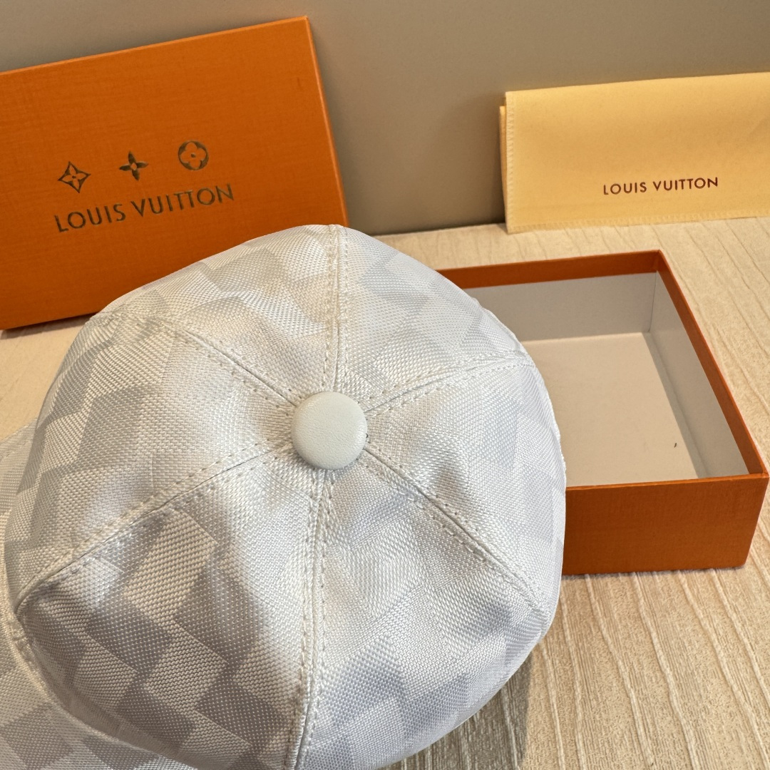 配包装布袋，LV路易威登新款原单棒球帽，经典棋盘格，1:1开模订制，原版专柜布料+头层牛皮，小方格时尚帅