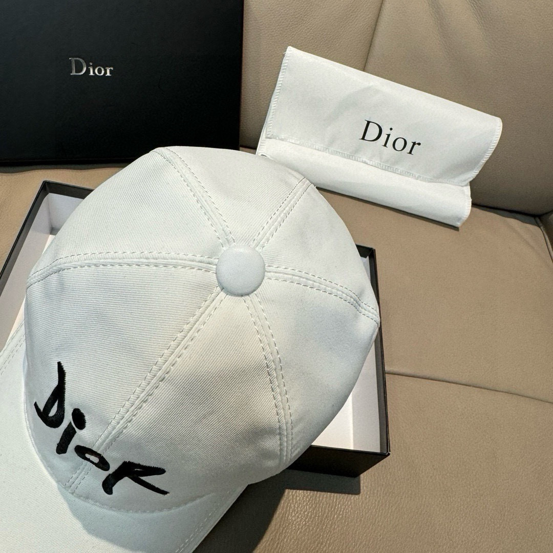 配盒子布袋，Dior(迪奥)新款原单棒球帽， Dior刺绣，网红明星同款，1:1开模订制，纯棉布料+头层