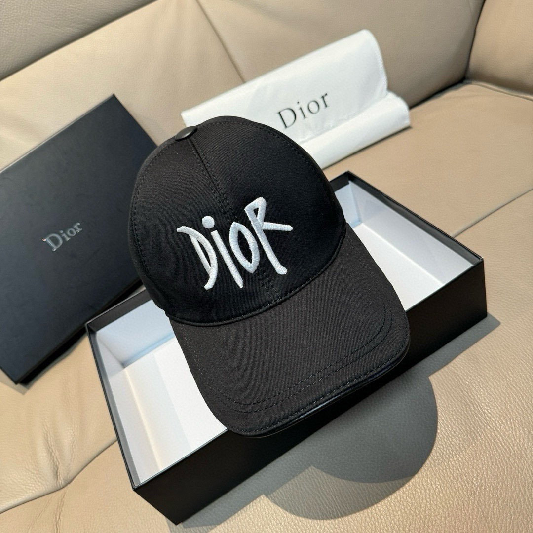配盒子布袋，Dior(迪奥)新款原单棒球帽， Dior刺绣，网红明星同款，1:1开模订制，纯棉布料+头层