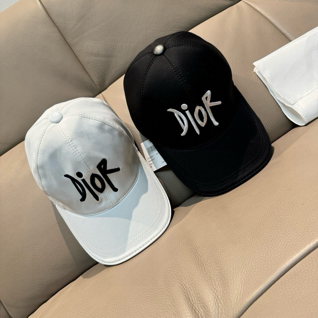 配盒子布袋，Dior(迪奥)新款原单棒球帽， Dior刺绣，网红明星同款，1:1开模订制，纯棉布料+头层