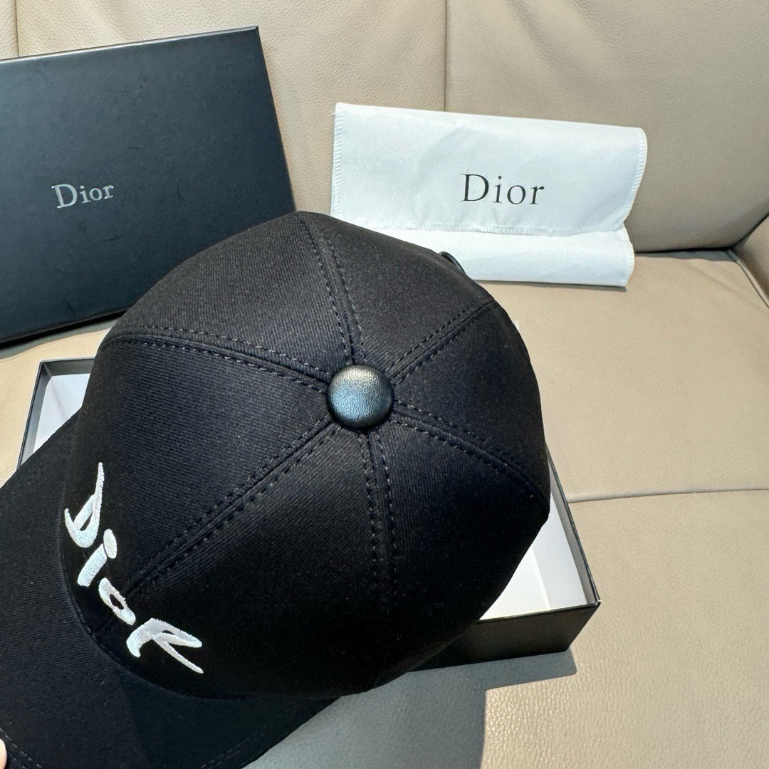 配盒子布袋，Dior(迪奥)新款原单棒球帽， Dior刺绣，网红明星同款，1:1开模订制，纯棉布料+头层