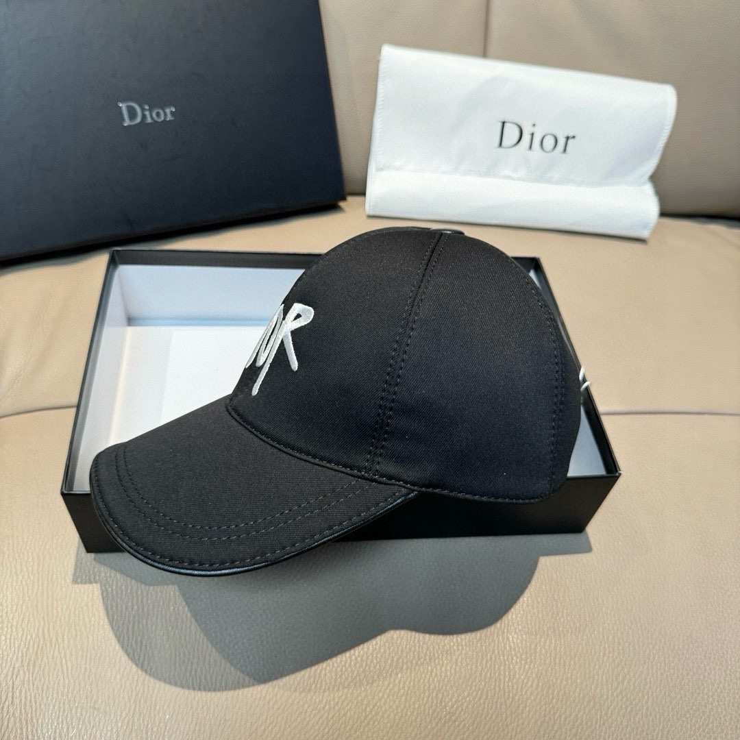 配盒子布袋，Dior(迪奥)新款原单棒球帽， Dior刺绣，网红明星同款，1:1开模订制，纯棉布料+头层