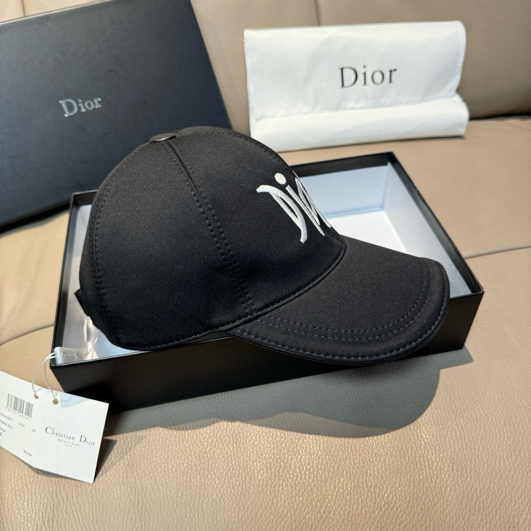 配盒子布袋，Dior(迪奥)新款原单棒球帽， Dior刺绣，网红明星同款，1:1开模订制，纯棉布料+头层
