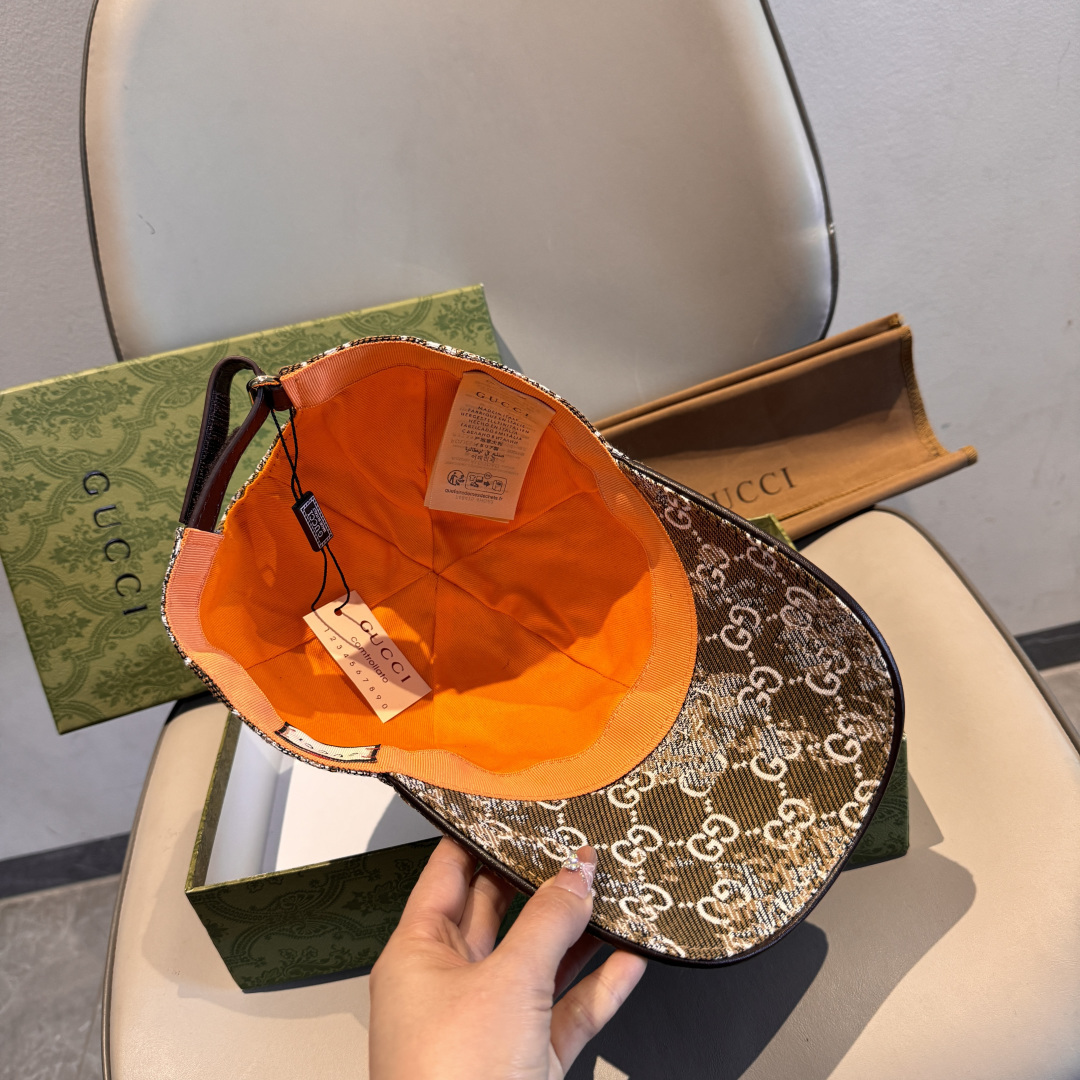 配盒子布袋，Gucci(古奇)经典原单棒球帽，双G牛仔提花，复古设计，专柜1:1开模订制！原版牛仔布料+