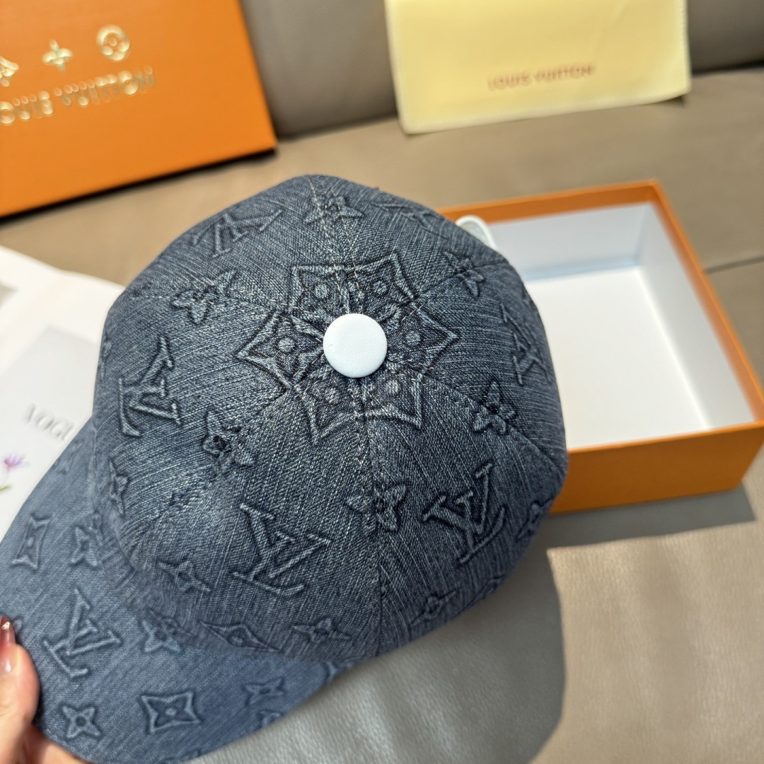 配盒子布袋，LV(路易威登)新款原单棒球帽，大logo压花，1:1开模订制，原版牛仔布料，做工细致完美，