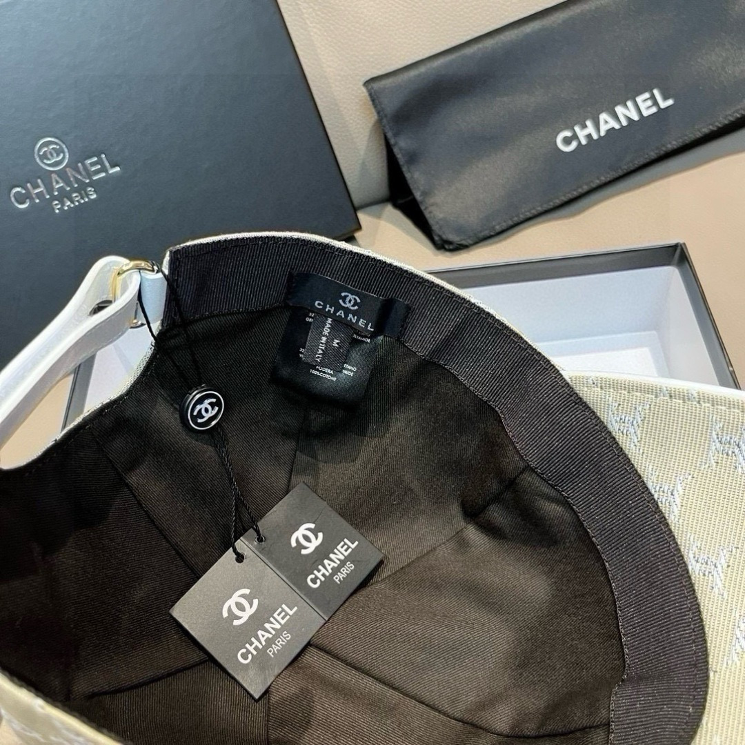 新款出货！配盒子布袋，Chanel(香奈儿)新款原单棒球帽， 小双C提花，专柜1:1开模订制，原版帆布料