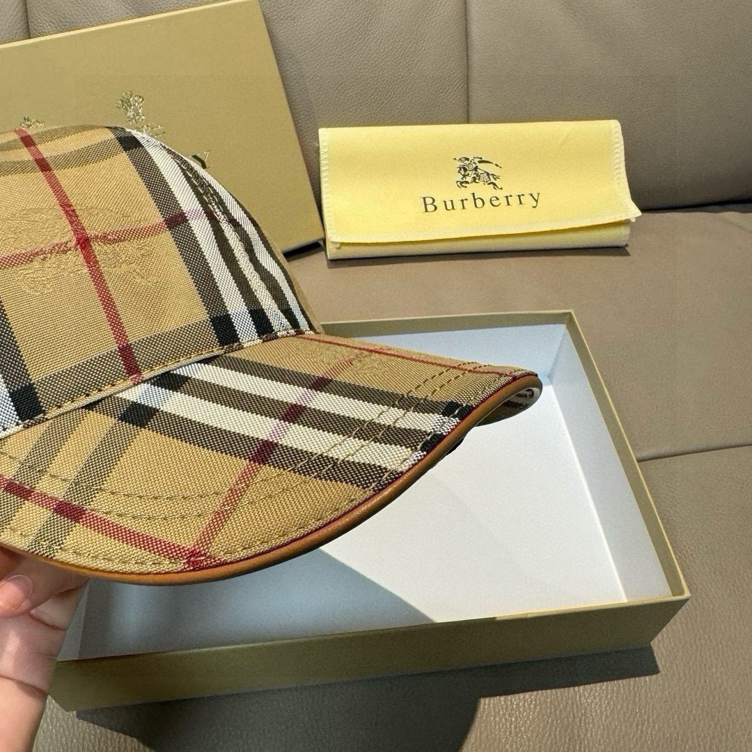 爆款回货！配盒子布袋Burberry（巴宝莉）原单棒球帽， 专柜热卖款，暗纹骑士，1:1开模订制，帆布面