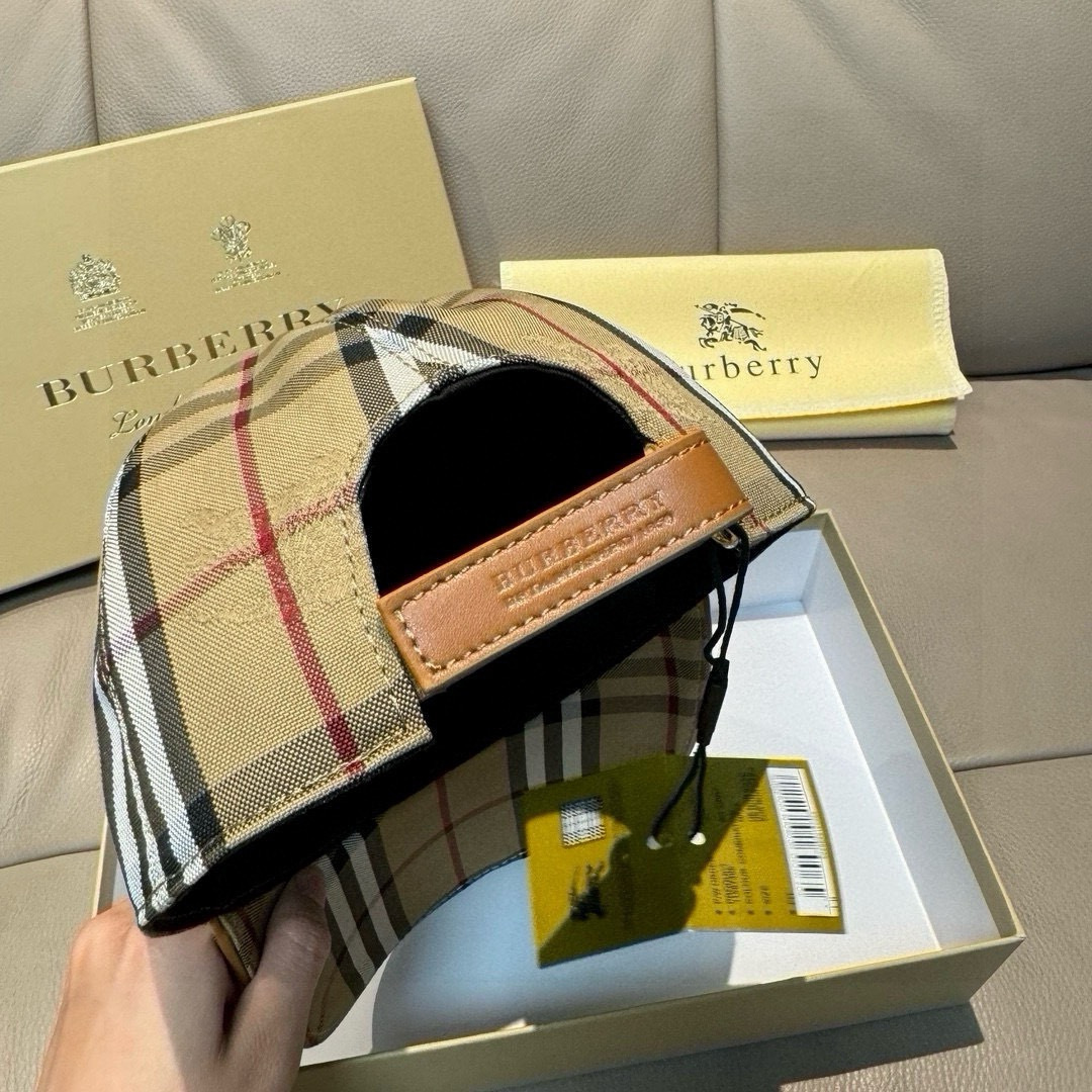 爆款回货！配盒子布袋Burberry（巴宝莉）原单棒球帽， 专柜热卖款，暗纹骑士，1:1开模订制，帆布面
