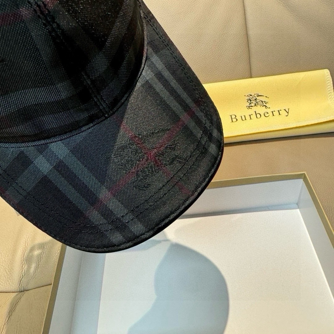 爆款回货！配盒子布袋Burberry（巴宝莉）原单棒球帽， 专柜热卖款，暗纹骑士，1:1开模订制，帆布面