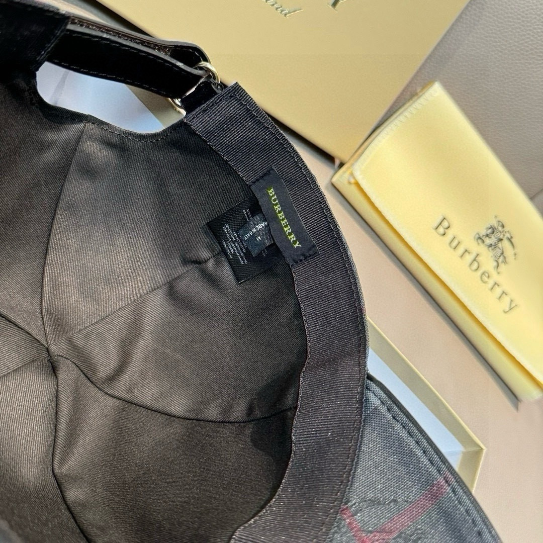 爆款回货！配盒子布袋Burberry（巴宝莉）原单棒球帽， 专柜热卖款，暗纹骑士，1:1开模订制，帆布面