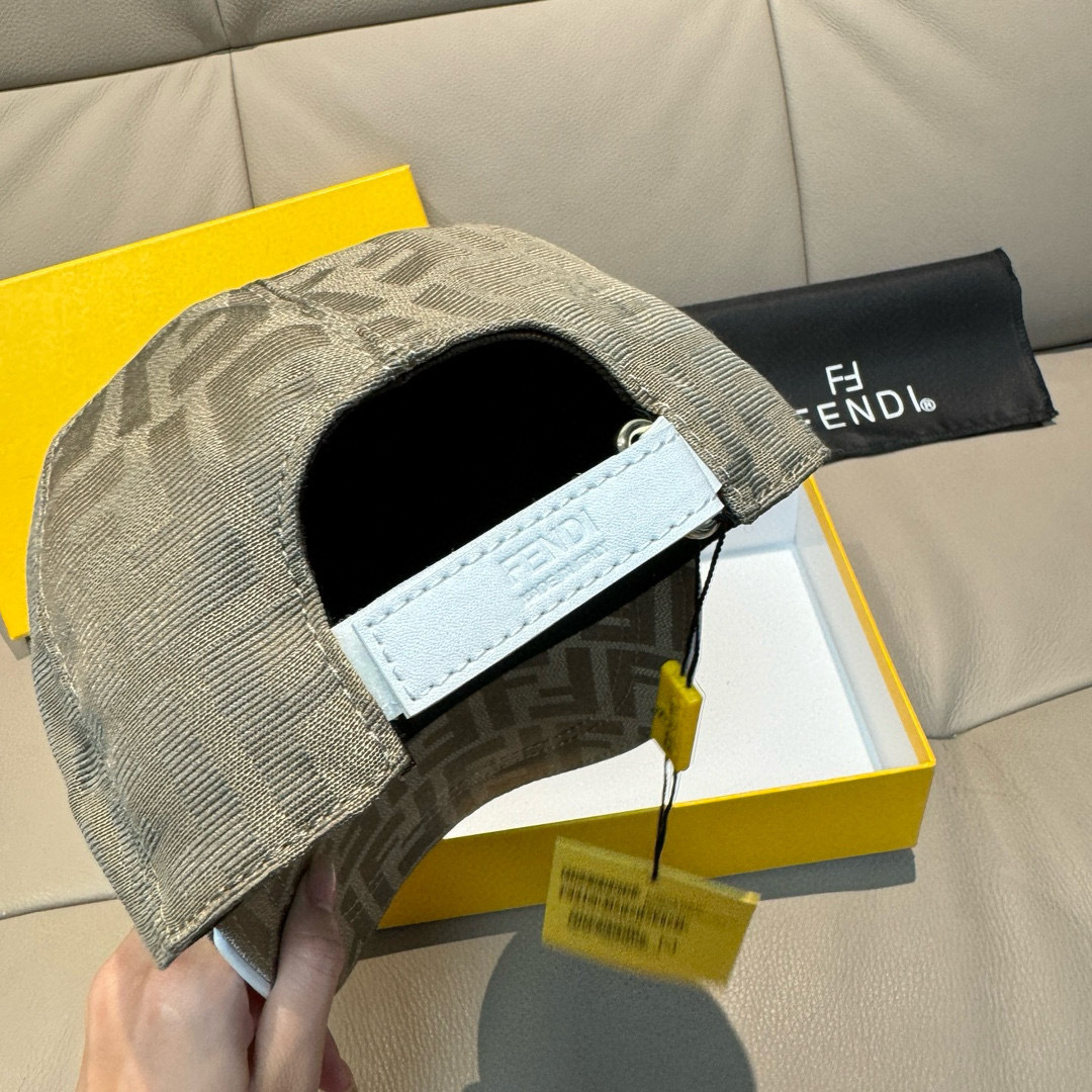 配盒子布袋，Fendi（芬迪）新款原单棒球帽， 双F提花，专柜常年热卖款，口碑极佳，1:1开模订制，原版