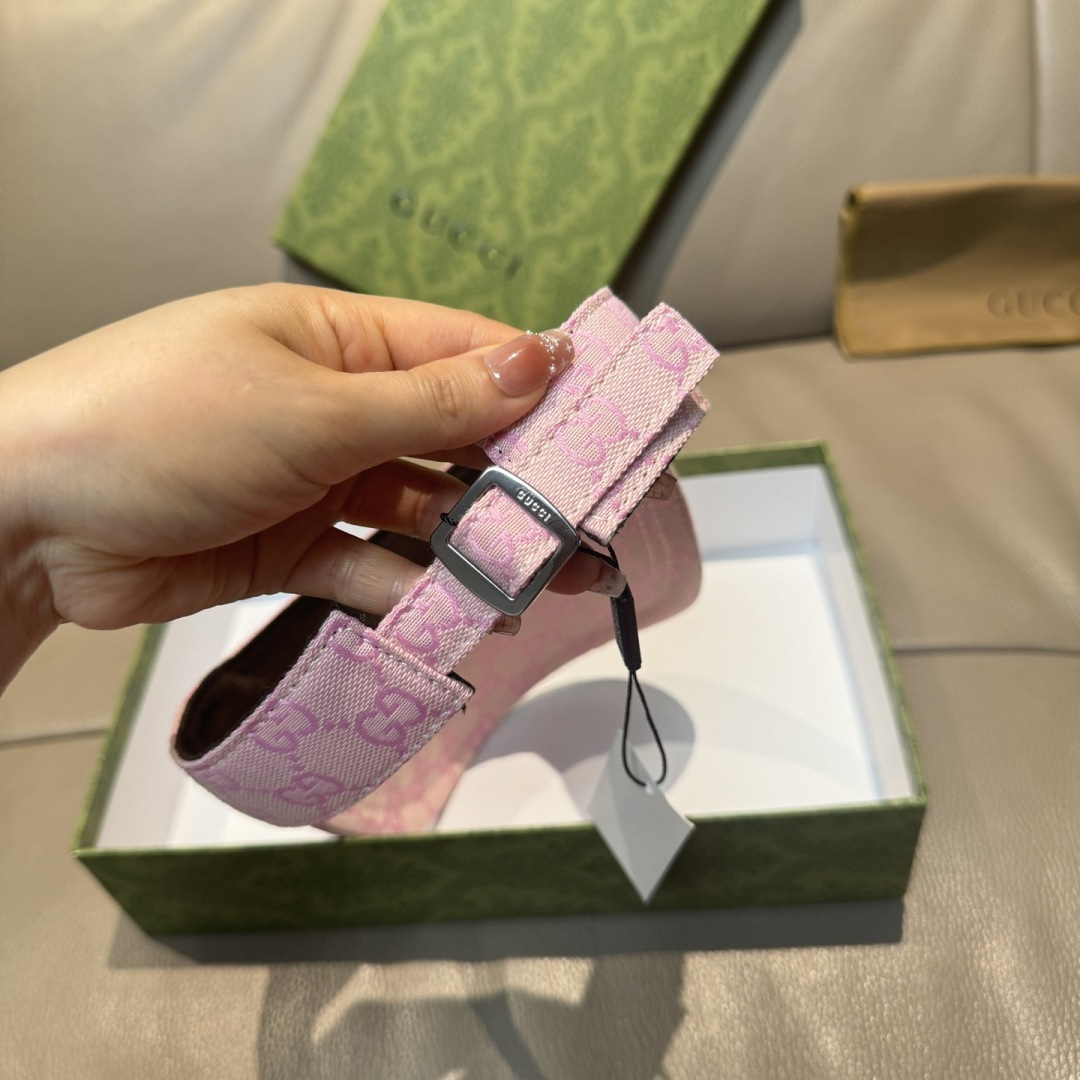 原单版本出货！配盒子布袋，Gucci(古奇)最新原单宽版织带空顶帽。专柜1:1开模订制，最高版本，原版帆